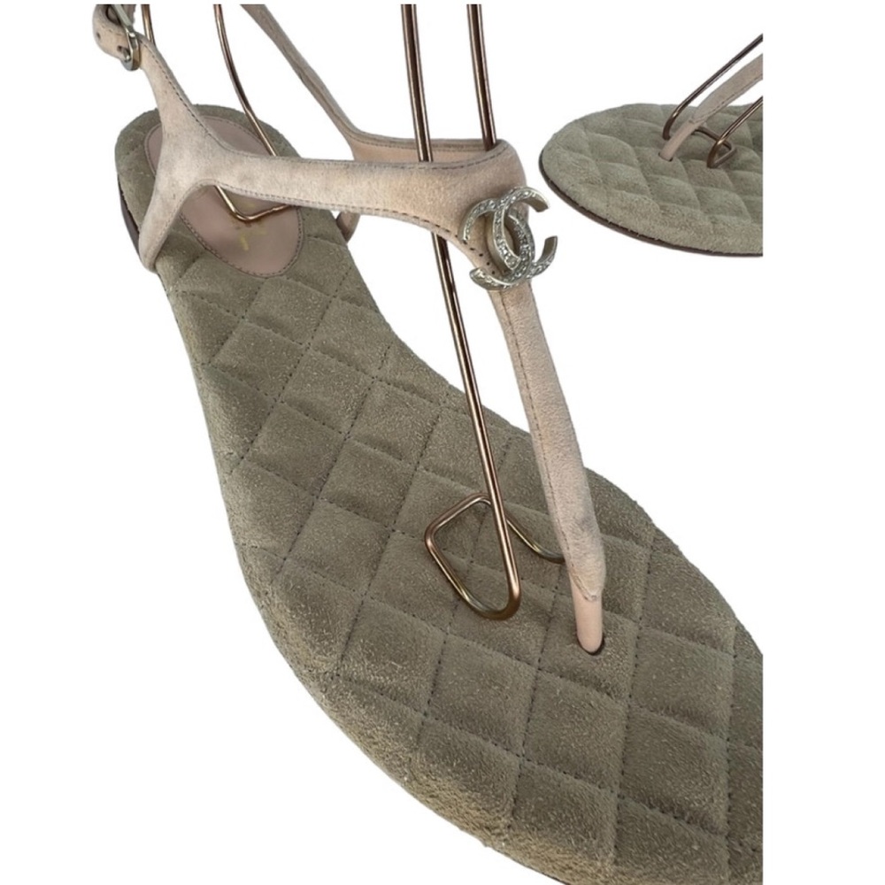 CHANEL
Sandal
38.5
Good condition - Picture 2 of 8
